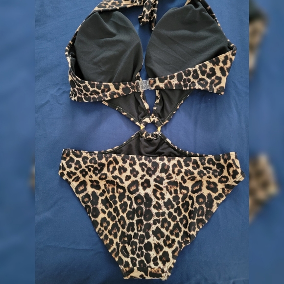 Boohoo one piece swim suit small animal print - Picture 3 of 4